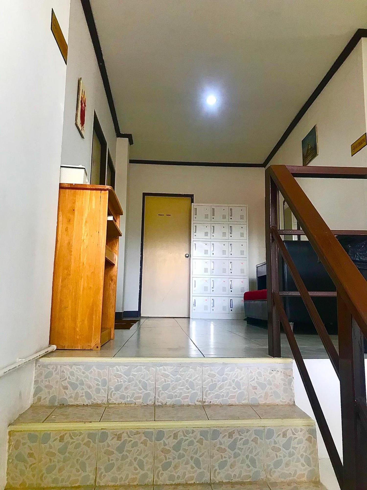 Moon Dolphin Hostel Хаад Рин Экстерьер фото