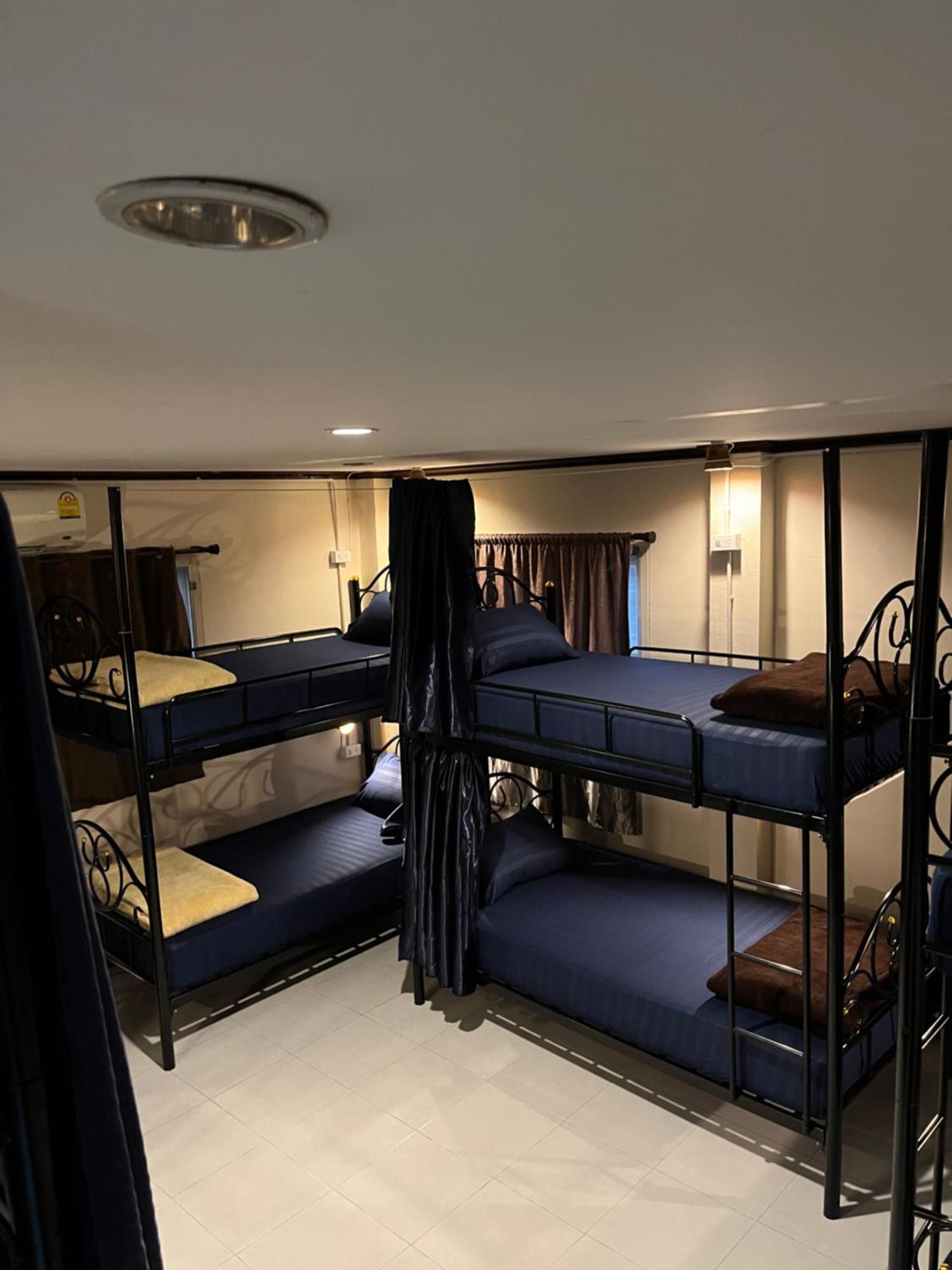Moon Dolphin Hostel Хаад Рин Экстерьер фото