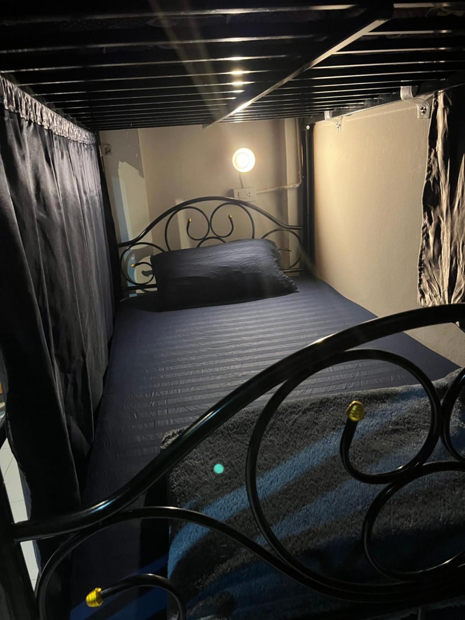 Moon Dolphin Hostel Хаад Рин Экстерьер фото
